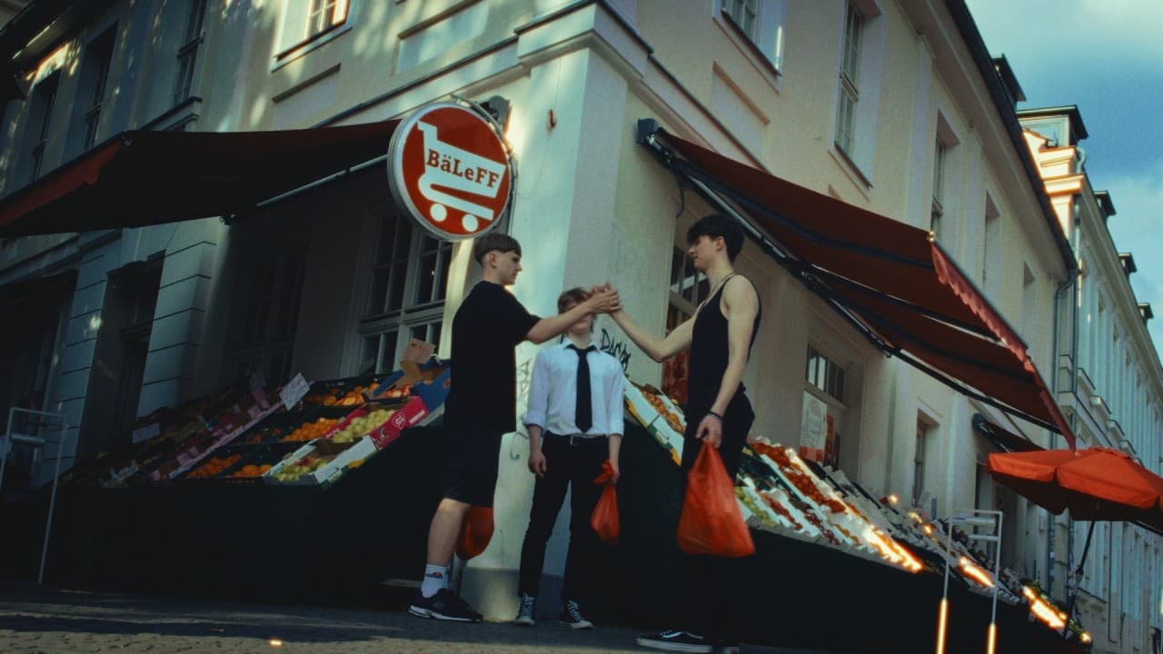 zuhause / вдома - ein kurzfilm von benedict mihan (1)